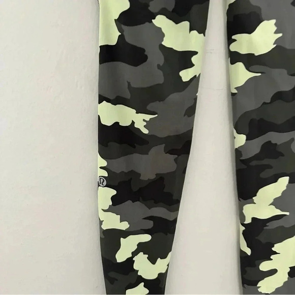 Lululemon Swift Speed HR Tight 28” Luxtreme LW5CY4S HCCG Neon Green Camo Size‎ 2 - Picture 7 of 13